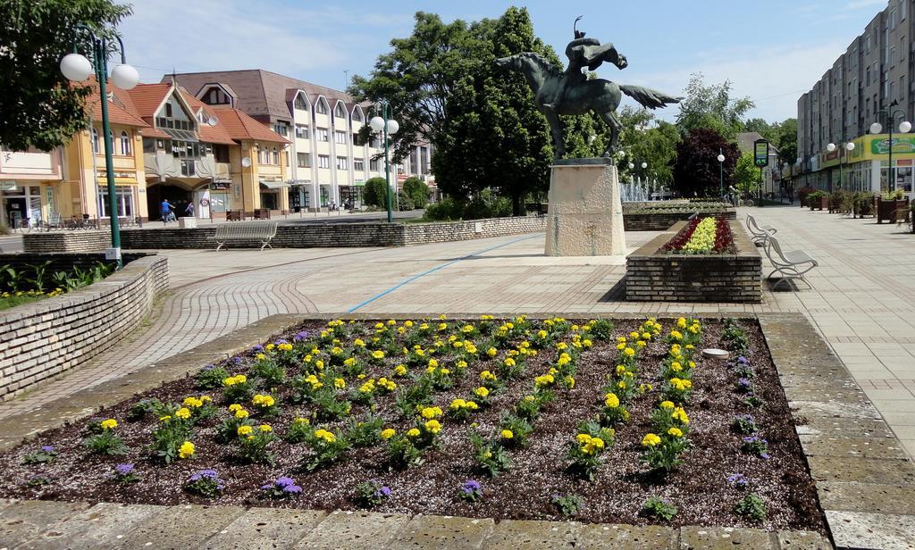 Nelson Hotel Hajduszoboszlo Exterior photo