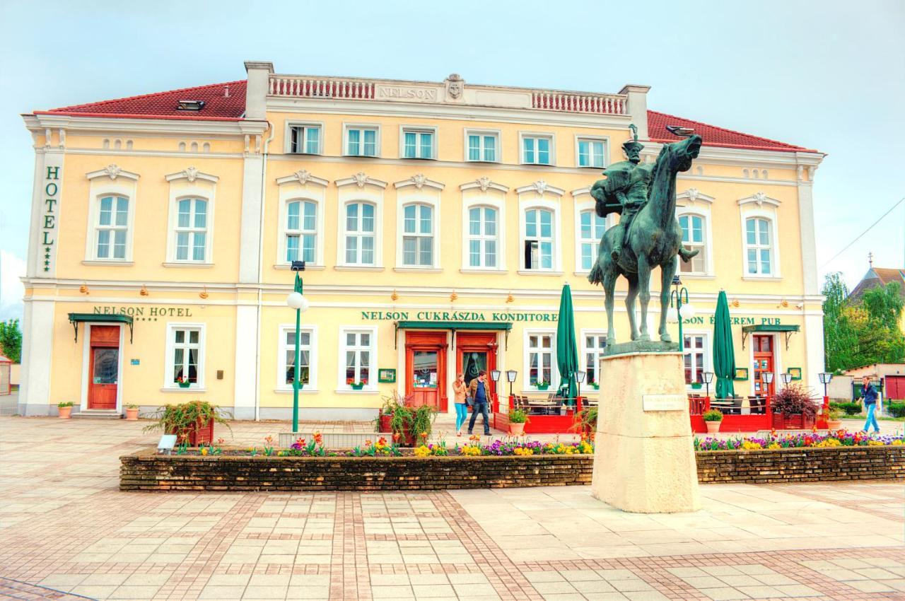 Nelson Hotel Hajduszoboszlo Exterior photo