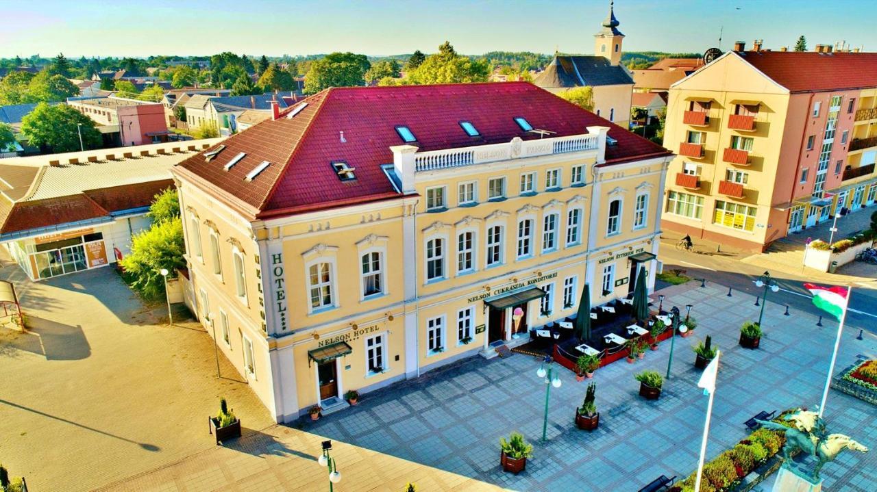 Nelson Hotel Hajduszoboszlo Exterior photo